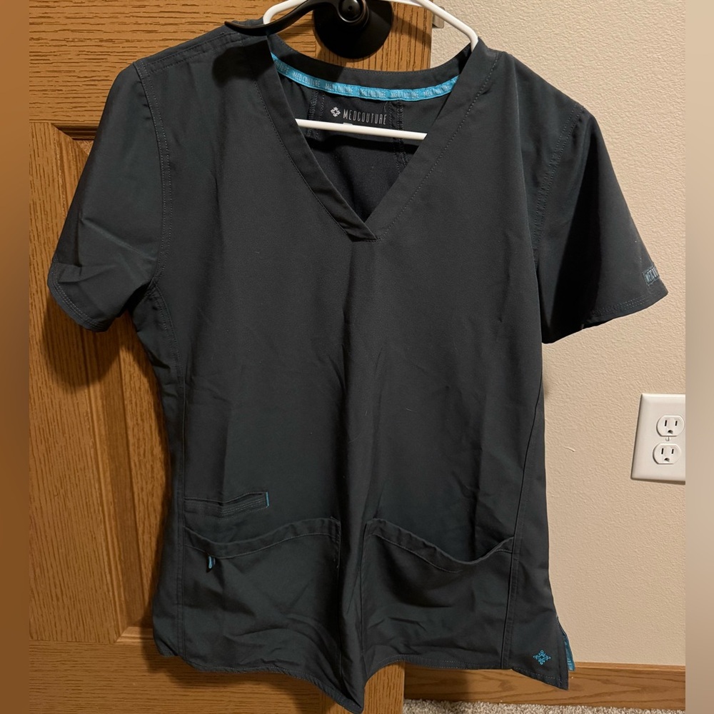 Med Couture Women’s Scrub Top. Size Medium. Pewter/charcoal gray.